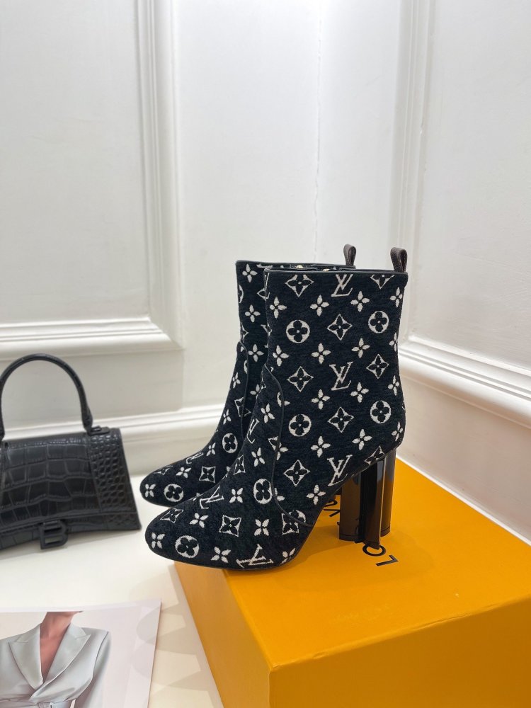 ルイヴィトン靴コピー 2022新品大人気NO.1   Louis Vuitton ルイヴィトン靴0378