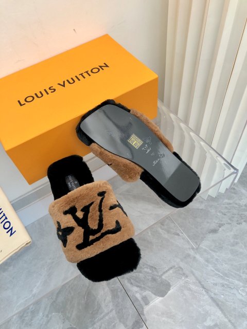 ルイヴィトン靴コピー   2022SS新作通販   Louis Vuitton ルイヴィトン靴0342