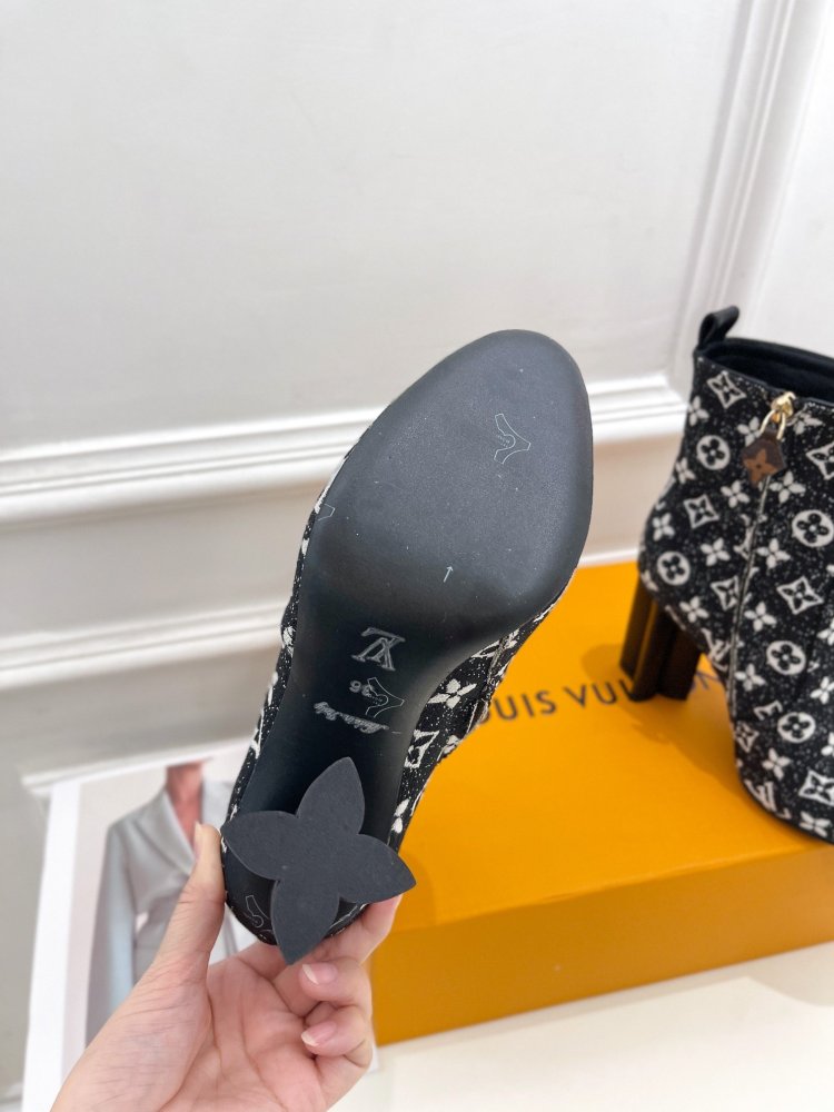 ルイヴィトン靴コピー 2022新品大人気NO.1   Louis Vuitton ルイヴィトン靴0374