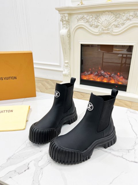 ルイヴィトン靴コピー   定番人気2022新品   Louis Vuitton ルイヴィトン靴0409