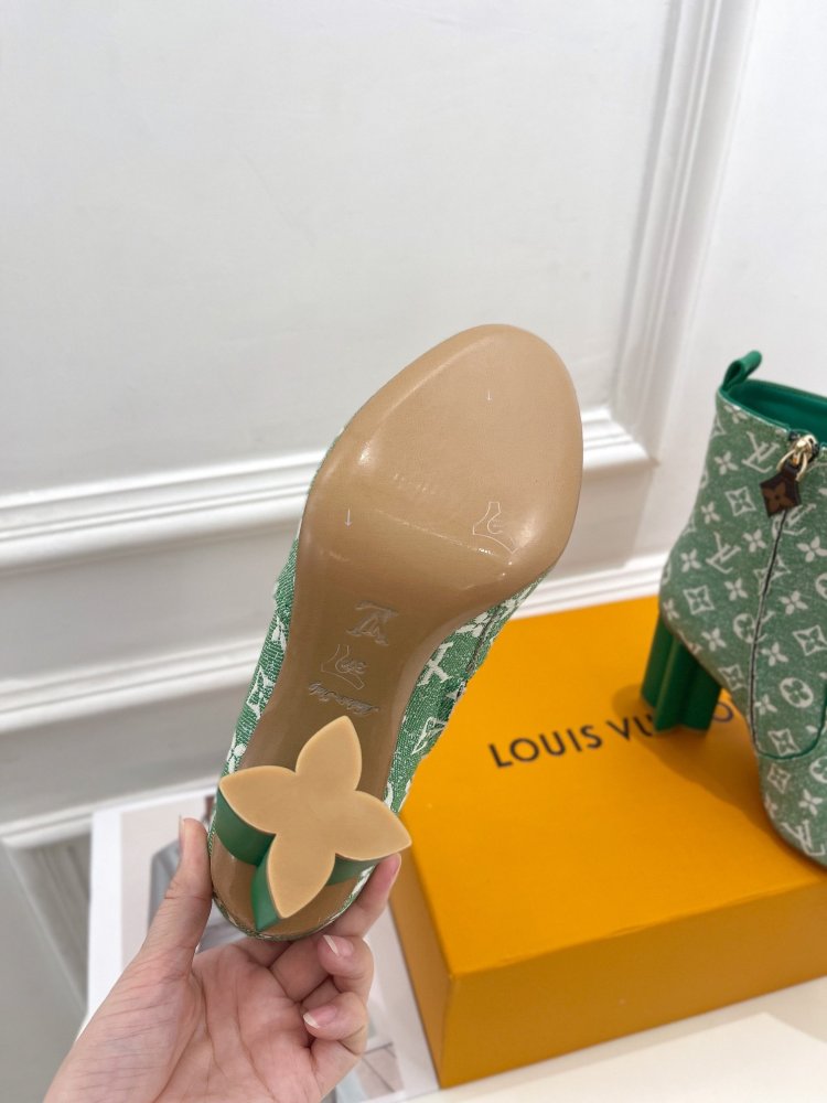 ルイヴィトン靴コピー 2022新品大人気NO.1   Louis Vuitton ルイヴィトン靴0375