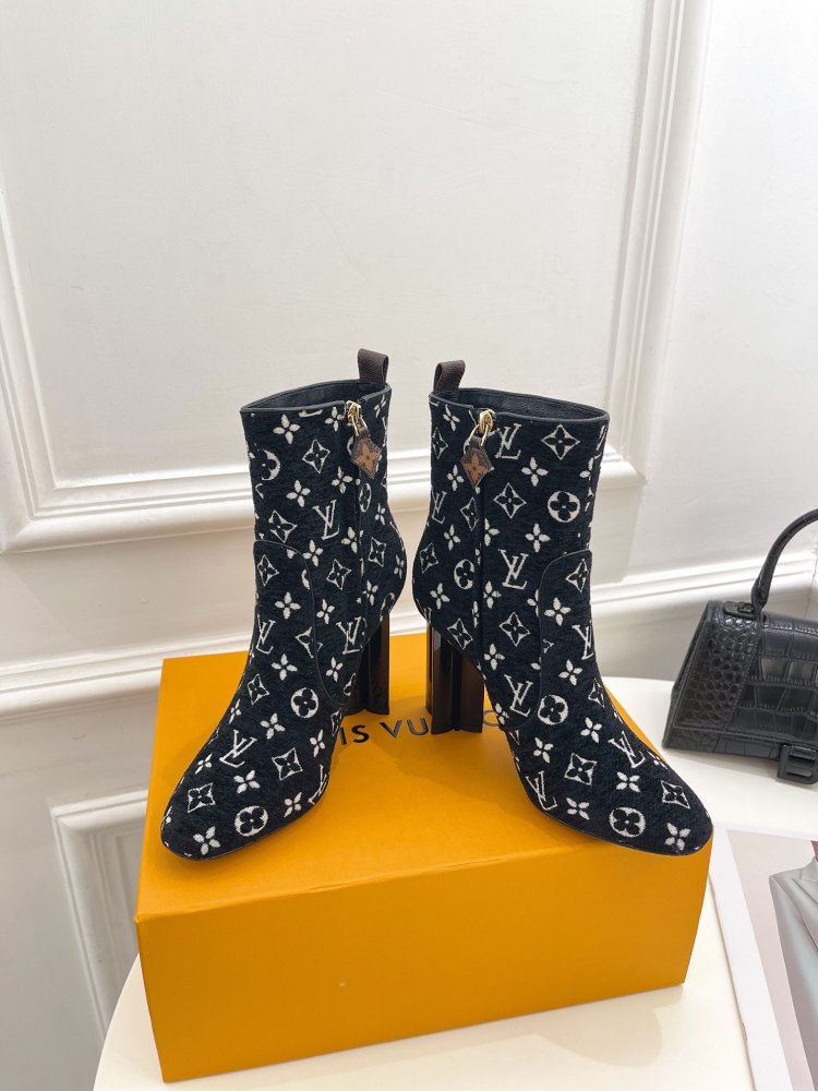 ルイヴィトン靴コピー 2022新品大人気NO.1   Louis Vuitton ルイヴィトン靴0378