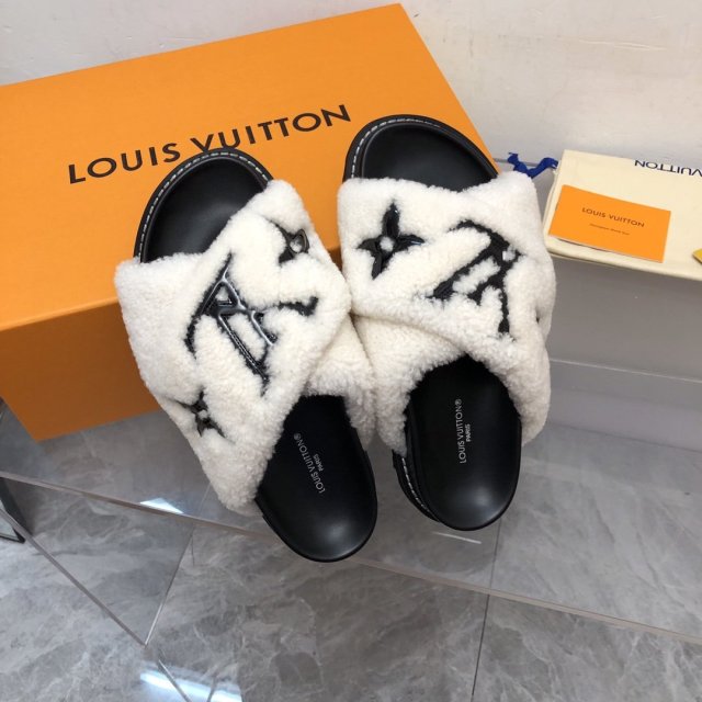 ルイヴィトン靴コピー   2022SS新作通販   Louis Vuitton ルイヴィトン靴0346