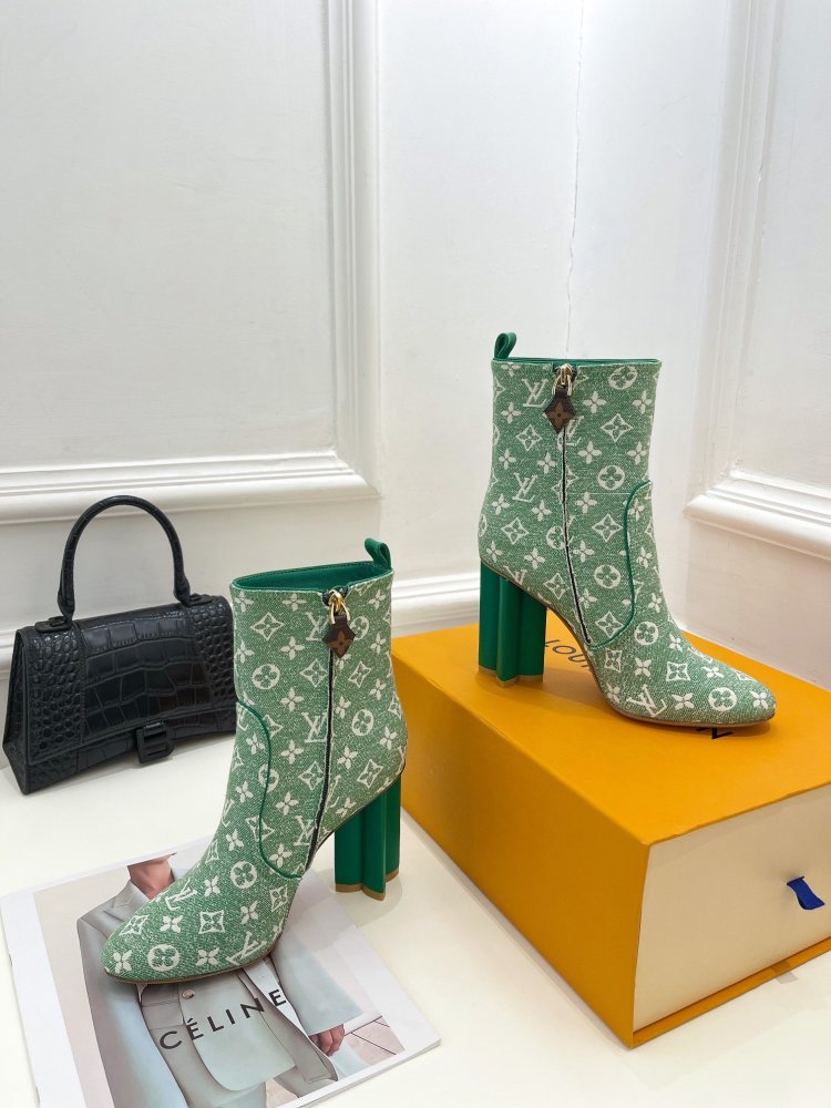 ルイヴィトン靴コピー 2022新品大人気NO.1   Louis Vuitton ルイヴィトン靴0375