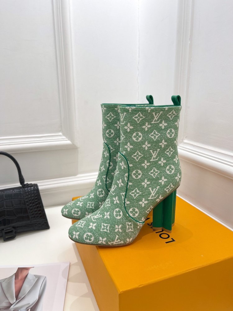 ルイヴィトン靴コピー 2022新品大人気NO.1   Louis Vuitton ルイヴィトン靴0375
