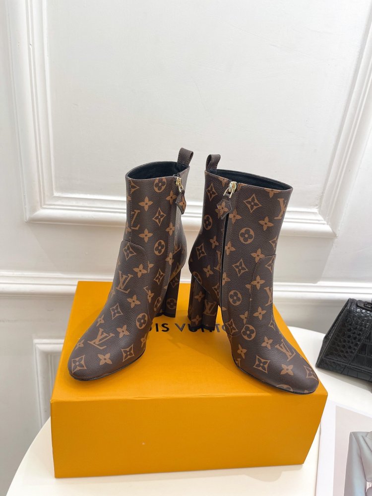 ルイヴィトン靴コピー 2022新品大人気NO.1   Louis Vuitton ルイヴィトン靴0377