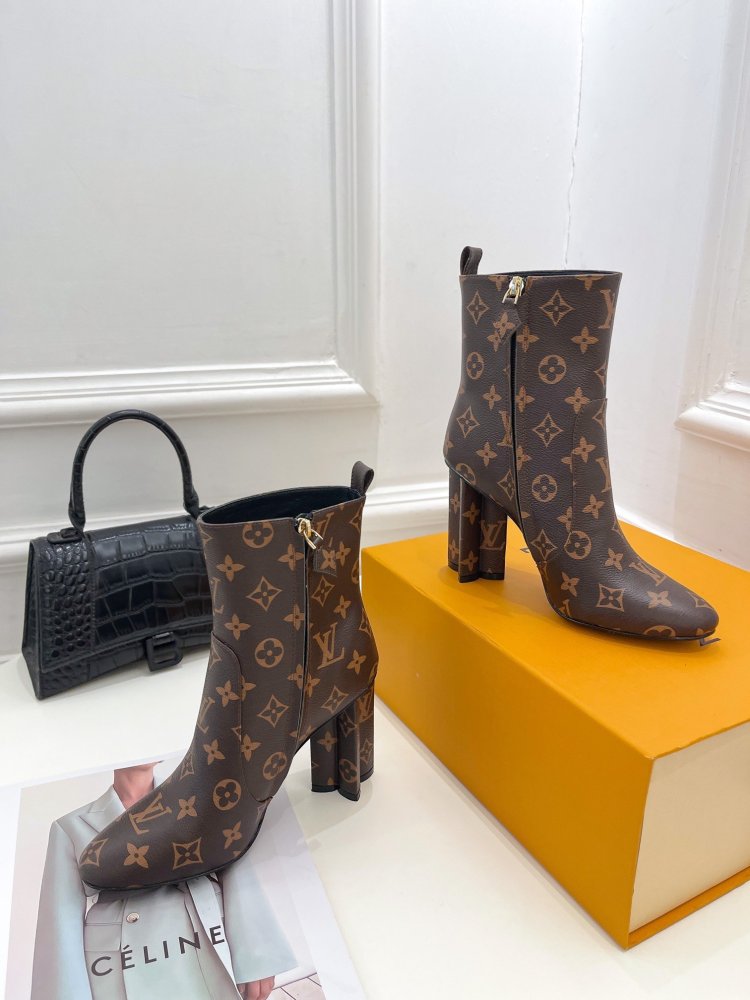 ルイヴィトン靴コピー 2022新品大人気NO.1   Louis Vuitton ルイヴィトン靴0377