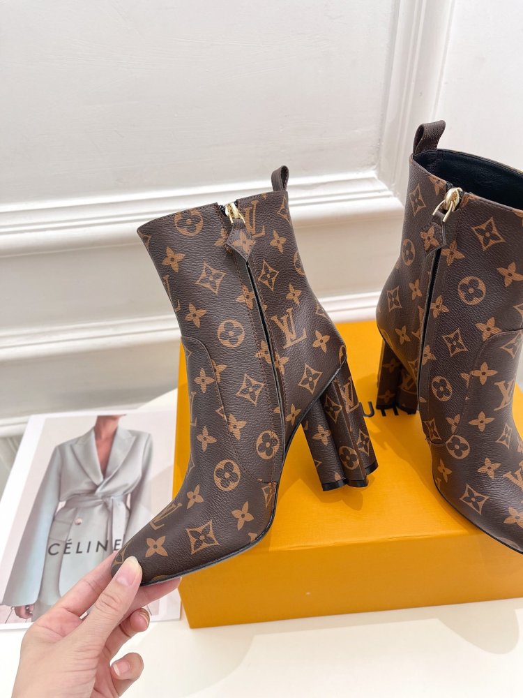 ルイヴィトン靴コピー 2022新品大人気NO.1   Louis Vuitton ルイヴィトン靴0377