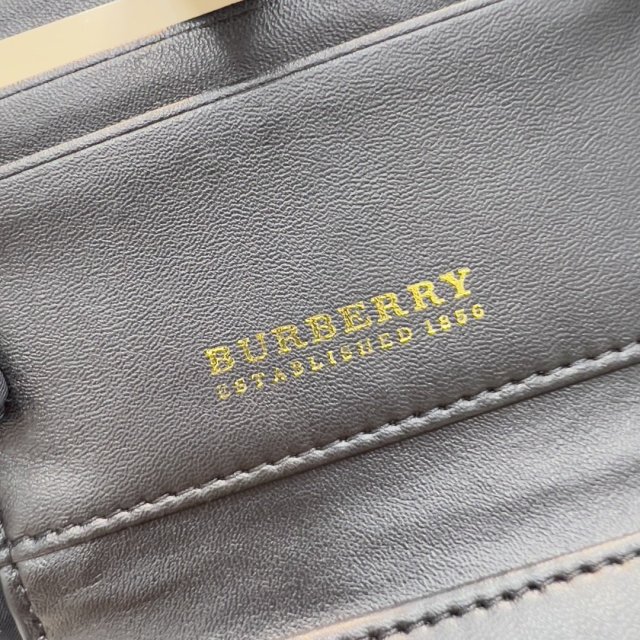 バーバリー財布コピー 大人気2022SS BURBERRY バーバリー財布033