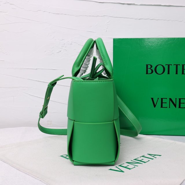 ボッテガヴェネタバッグコピー 2023大人気NO.1  BOTTEGA VENETA ボッテガヴェネタバッグ0110