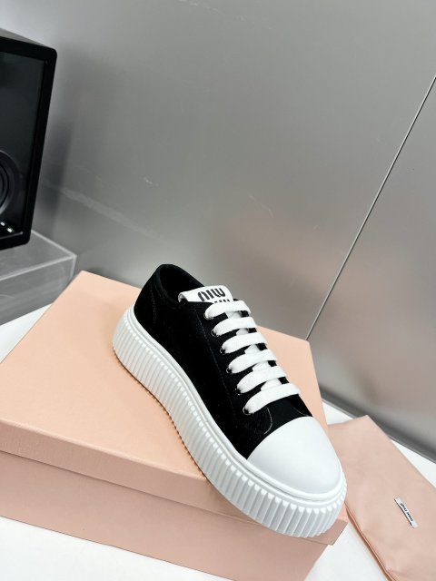 ミュウミュウ靴コピー   大人気2023新品   MIUMIU ミュウミュウ靴0018