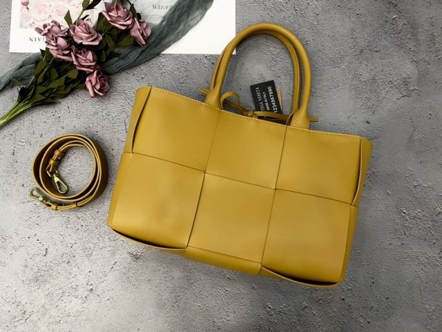 ボッテガヴェネタバッグコピー 2023大人気NO.1  BOTTEGA VENETA ボッテガヴェネタバッグ0101