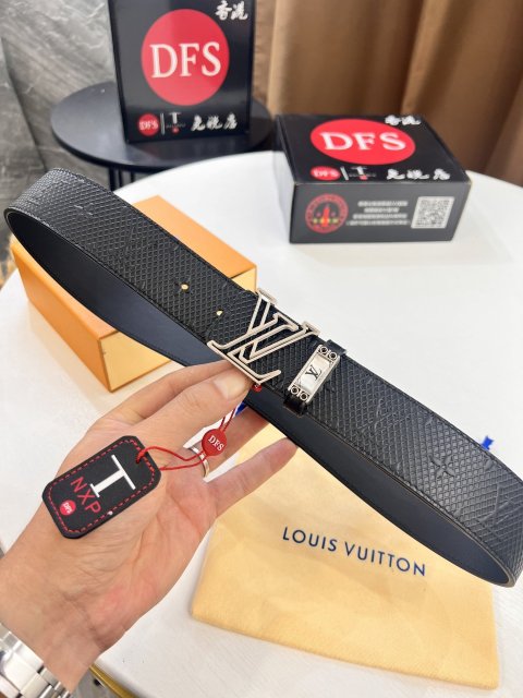 ルイヴィトンベルトコピー LOUIS VUITTON 2023新品大人気NO.1  ルイヴィトンベルト0118