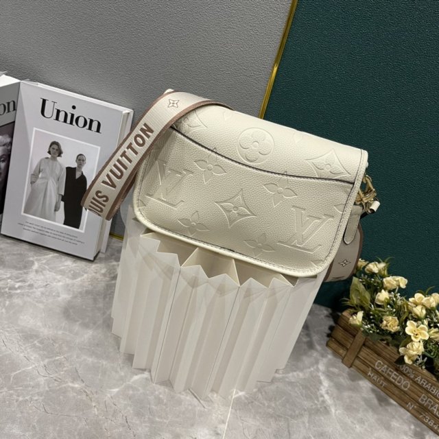 ルイヴィトンバッグコピー  2023新品大人気NO.1  Louis Vuitton   ルイヴィトンバッグ0393