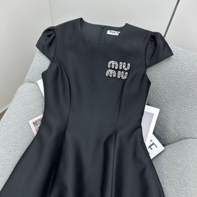 ミュウミュウ服コピー    2023新品大人気NO.1 MIUMIU  ミュウミュウ服007