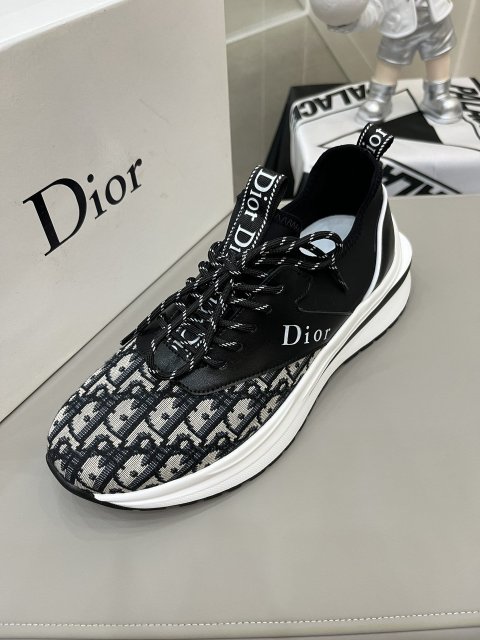 ディオール靴コピー    2023新品大人気NO.1  DIOR  ディオール靴0136