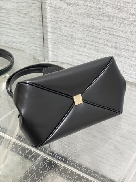 高品質ディオールバッグコピー  大人気2023新品  DIOR   ディオールバッグ0103