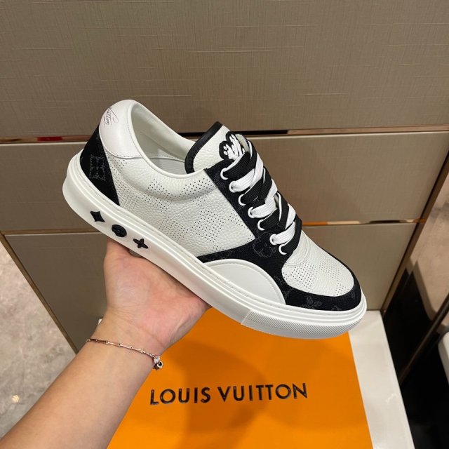 ルイヴィトン靴コピー    定番人気2023新品   Louis Vuitton ルイヴィトン靴0424