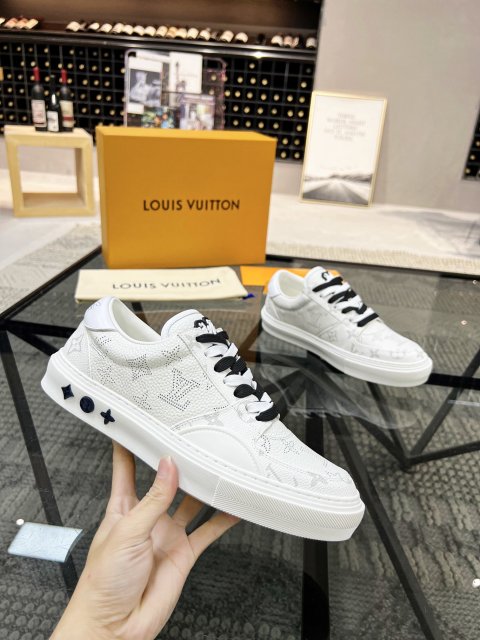 ルイヴィトン靴コピー    定番人気2023新品   Louis Vuitton ルイヴィトン靴0426