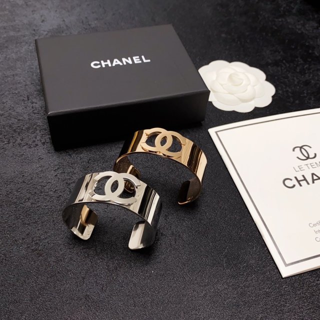 シャネルの腕輪コピー 2色  2023新品大人気NO.1  CHANEL  シャネルの腕輪0094