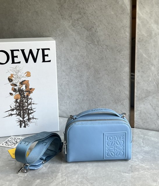 ロエベバッグコピー  男女兼用   2023SS新作通販  Loewe  ロエベバッグ00073