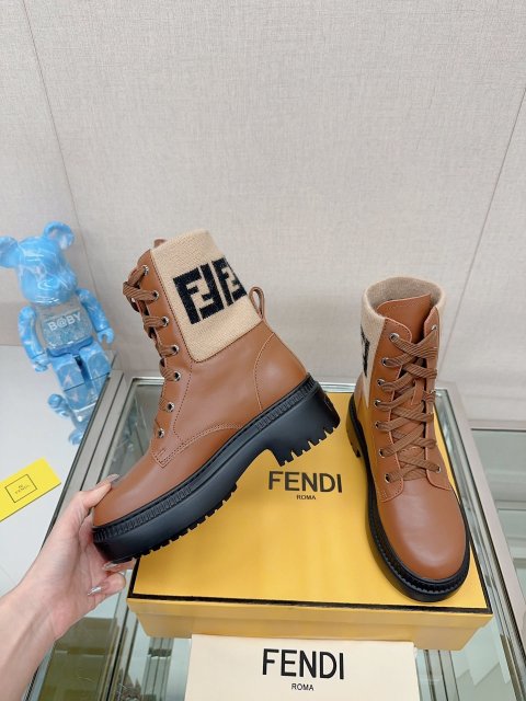 フェンディ靴コピー  2023新品大人気NO.1  FENDI フェンディ靴0043