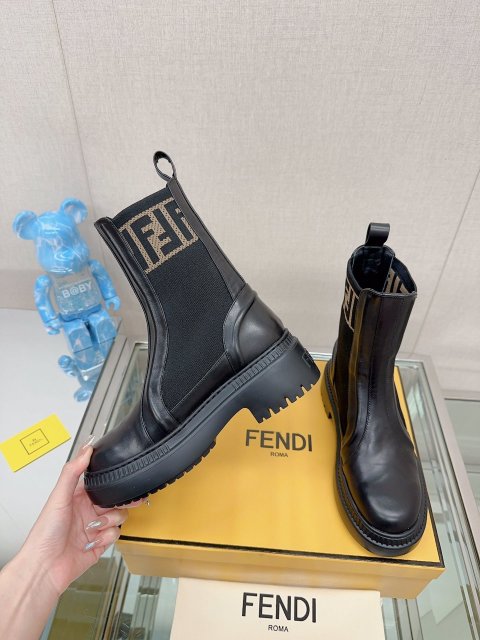 フェンディ靴コピー  2023新品大人気NO.1  FENDI フェンディ靴0044