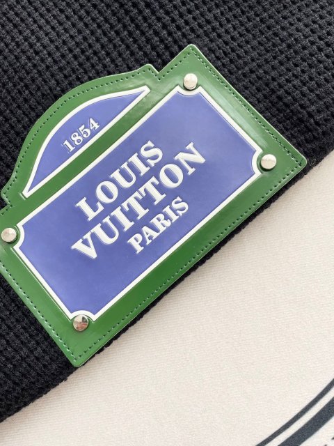 ルイヴィトン服コピー 大人気2023新品 Louis Vuitton ルイヴィトン服0122