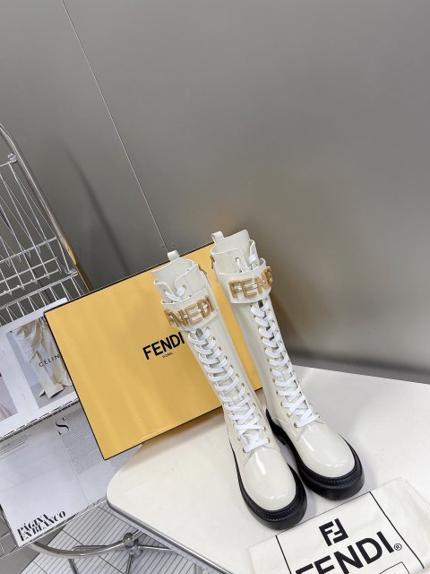 フェンディ靴コピー  2023新品大人気NO.1  FENDI フェンディ靴0051
