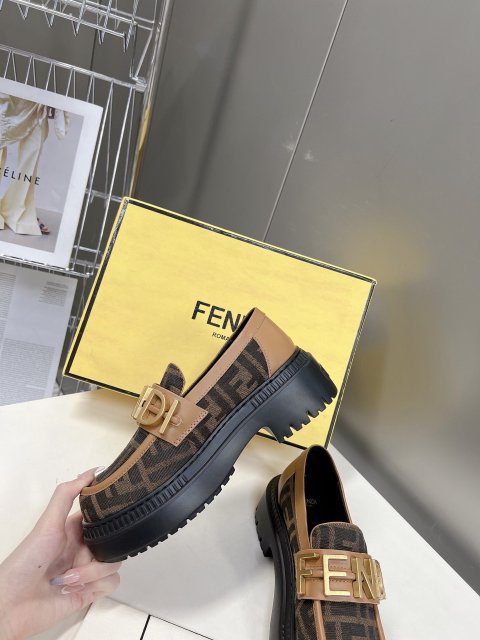 フェンディ靴コピー  2023新品大人気NO.1  FENDI フェンディ靴0045