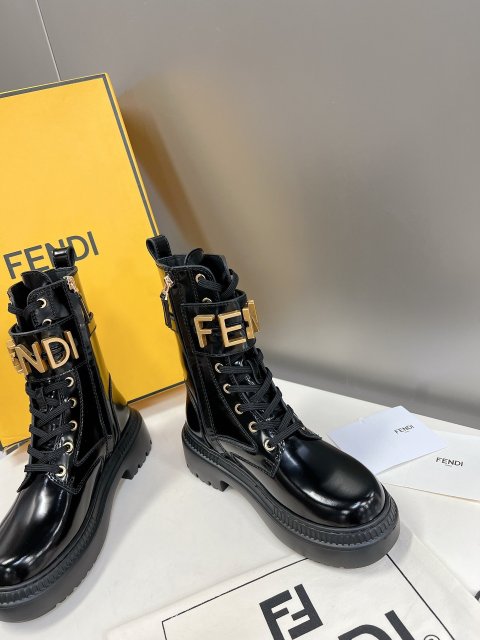 フェンディ靴コピー  2023新品大人気NO.1  FENDI フェンディ靴0053