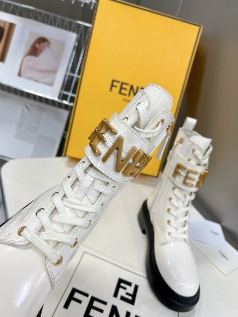 フェンディ靴コピー  2023新品大人気NO.1  FENDI フェンディ靴0052