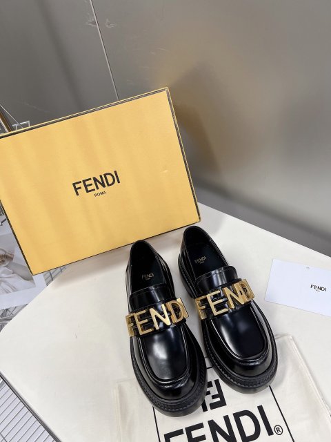 フェンディ靴コピー  2023新品大人気NO.1  FENDI フェンディ靴0048