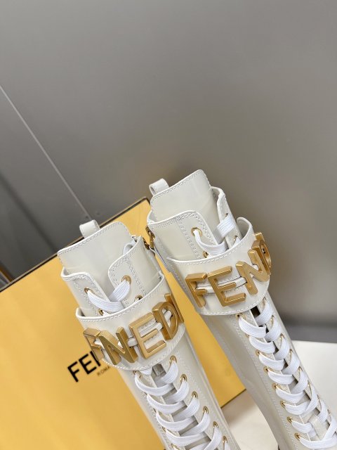 フェンディ靴コピー  2023新品大人気NO.1  FENDI フェンディ靴0051