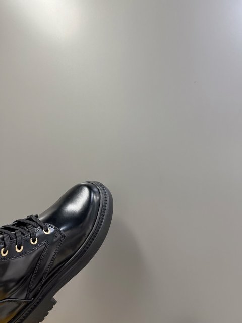 フェンディ靴コピー  2023新品大人気NO.1  FENDI フェンディ靴0050