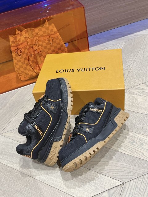 ルイヴィトン靴コピー 男女兼用  大人気2023新品  Louis Vuitton ルイヴィトン靴0421