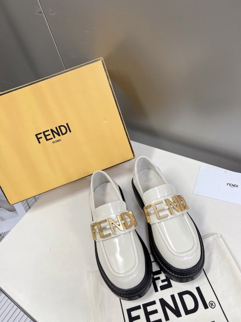 フェンディ靴コピー  2023新品大人気NO.1  FENDI フェンディ靴0049