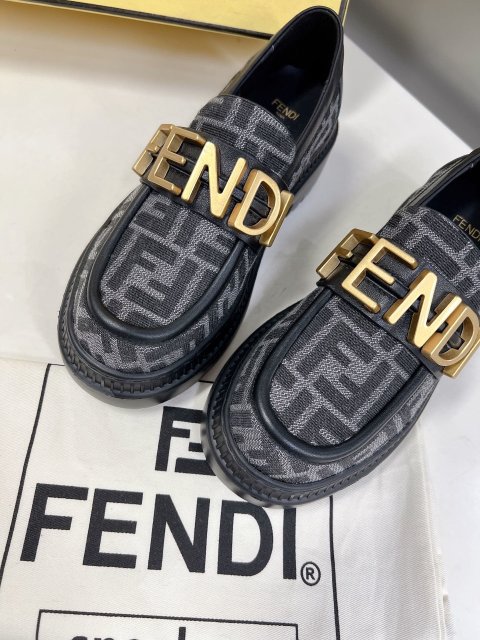 フェンディ靴コピー  2023新品大人気NO.1  FENDI フェンディ靴0046