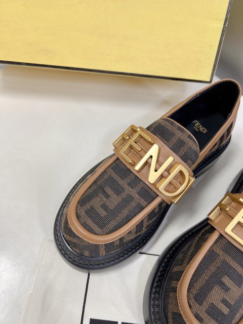 フェンディ靴コピー  2023新品大人気NO.1  FENDI フェンディ靴0045