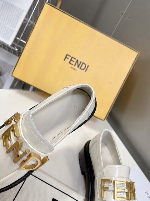 フェンディ靴コピー  2023新品大人気NO.1  FENDI フェンディ靴0049