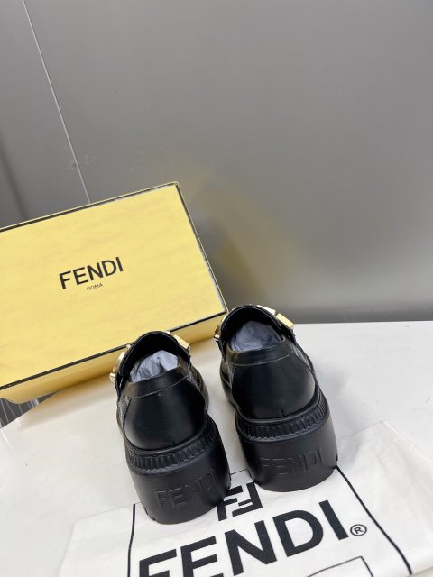 フェンディ靴コピー  2023新品大人気NO.1  FENDI フェンディ靴0046