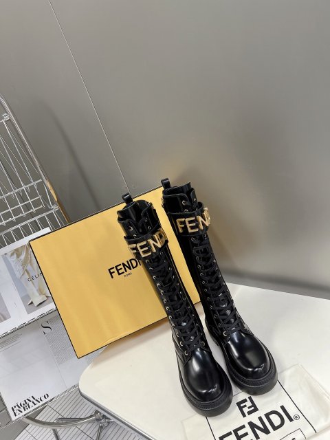 フェンディ靴コピー  2023新品大人気NO.1  FENDI フェンディ靴0050