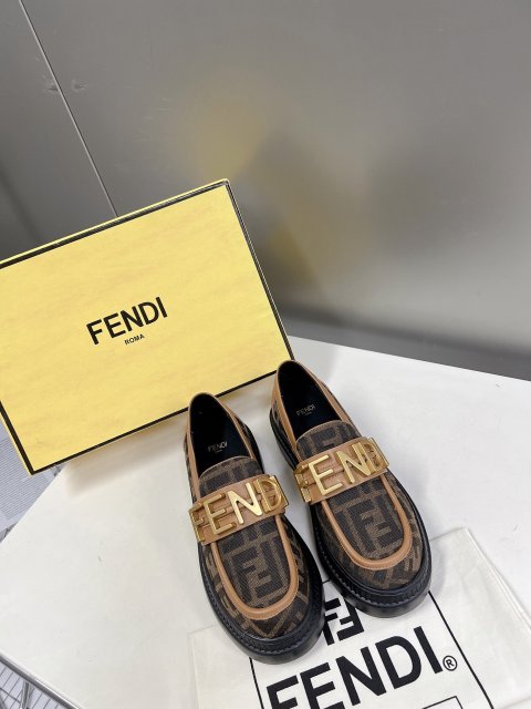 フェンディ靴コピー  2023新品大人気NO.1  FENDI フェンディ靴0045