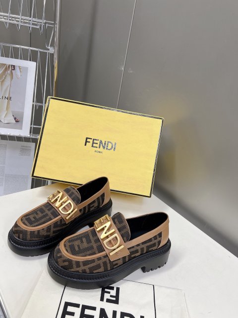 フェンディ靴コピー  2023新品大人気NO.1  FENDI フェンディ靴0045
