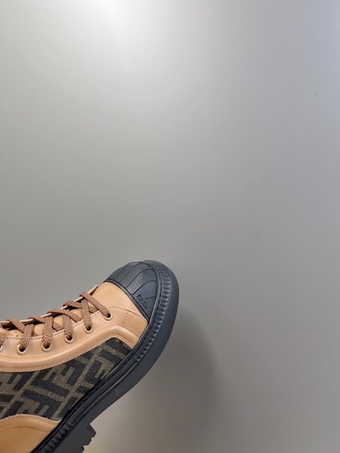 フェンディ靴コピー  2023新品大人気NO.1  FENDI フェンディ靴0055