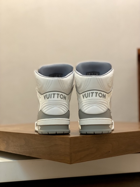ルイヴィトン靴コピー    2023新品大人気NO.1   Louis Vuitton ルイヴィトン靴0432