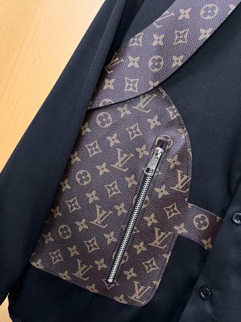 ルイヴィトン服コピー   2色  大人気2023新品   Louis Vuitton ルイヴィトン服0183