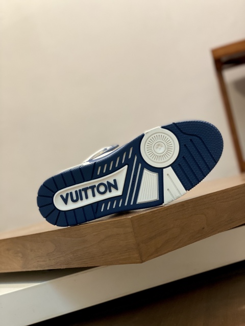 ルイヴィトン靴コピー    2023新品大人気NO.1   Louis Vuitton ルイヴィトン靴0428