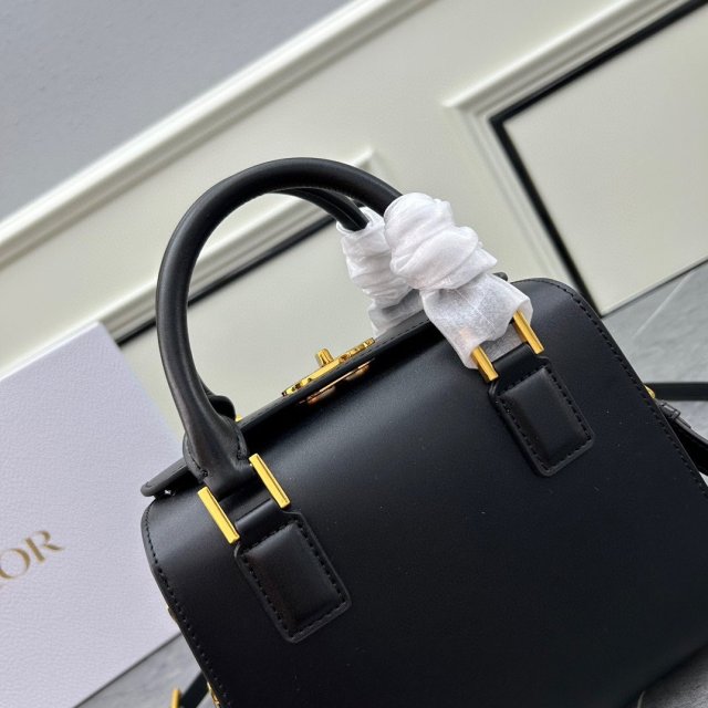 ディオールバッグコピー  大人気2023新品  DIOR   ディオールバッグ0121