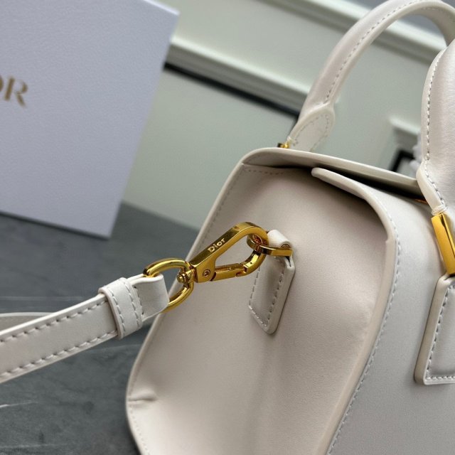 ディオールバッグコピー  大人気2023新品  DIOR   ディオールバッグ0120